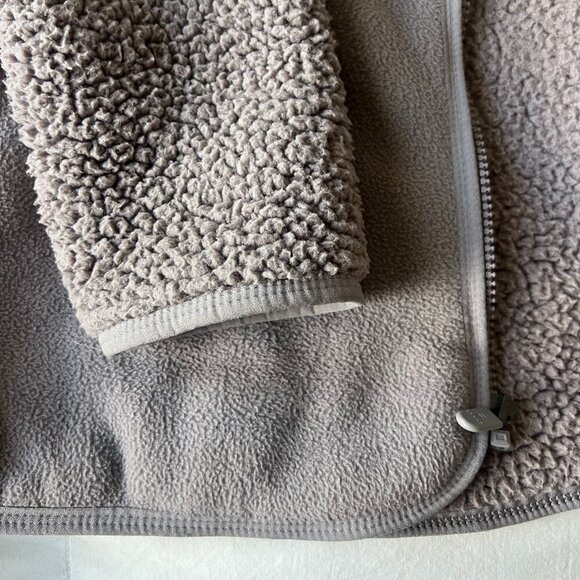 FILA zip up long sleeve jacket with pockets - XL - Picture 2 of 6